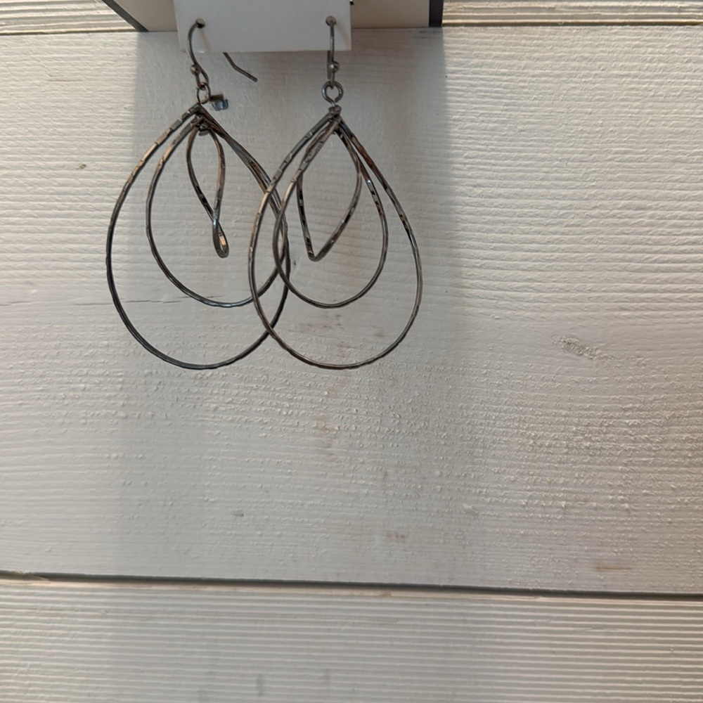 Modern Silver Teardrop Earrings with Concentric Design